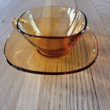 6 tasses et sous-tasses en verre ambré Vereco