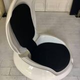 Egg chair by Peter Ghyczy