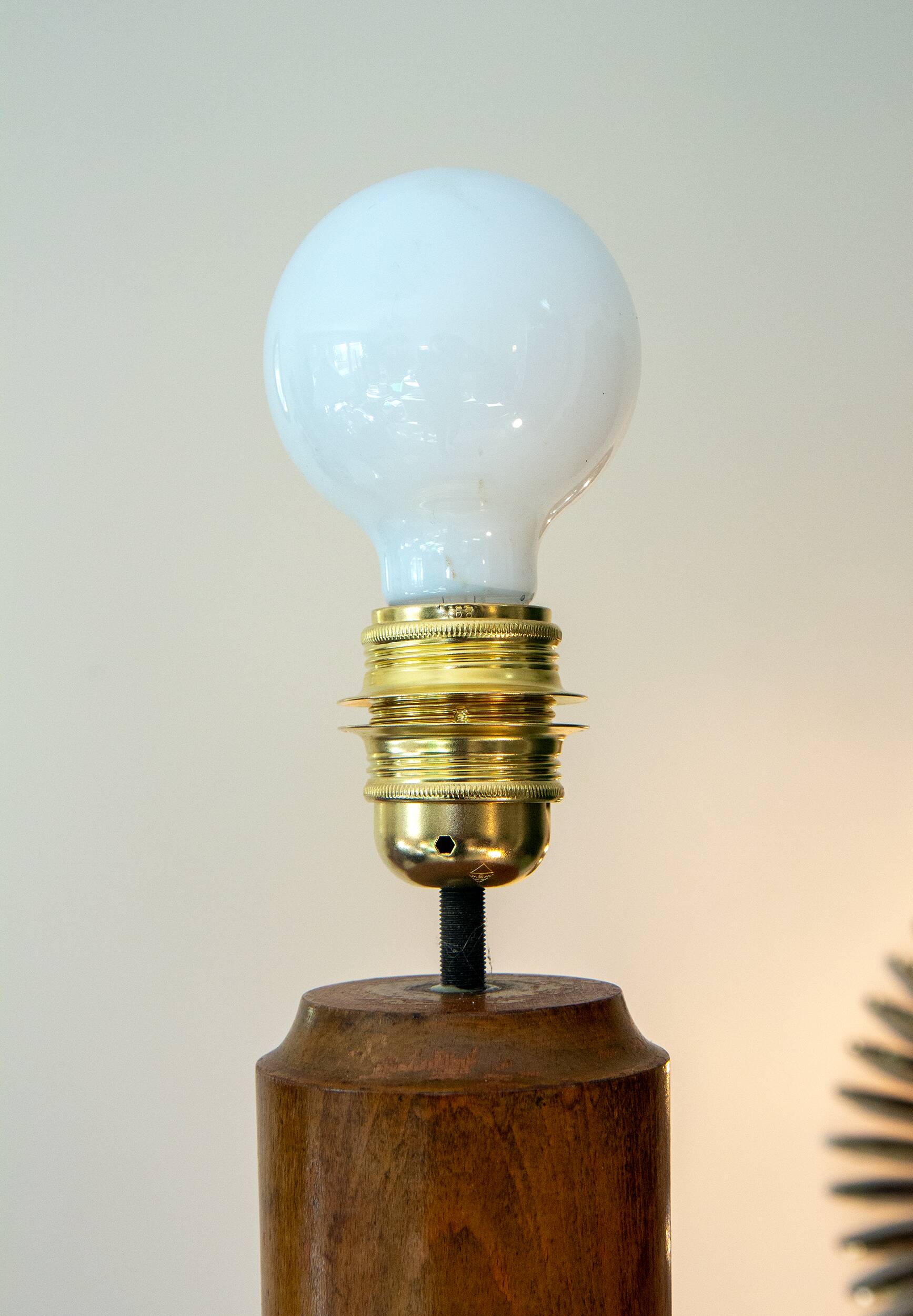 Art Deco floor lamp servant from the 1940s-50s.