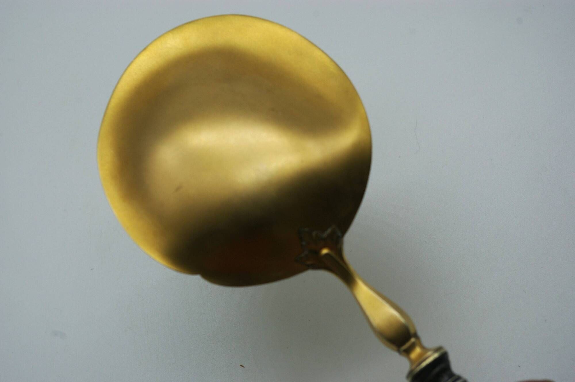 Cream Strawberry Scoop Art Nouveau floral decoration - Minerva filled silver handle Condition: --