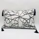 Coussin rectangulaire noir et blanc modèle Sophia