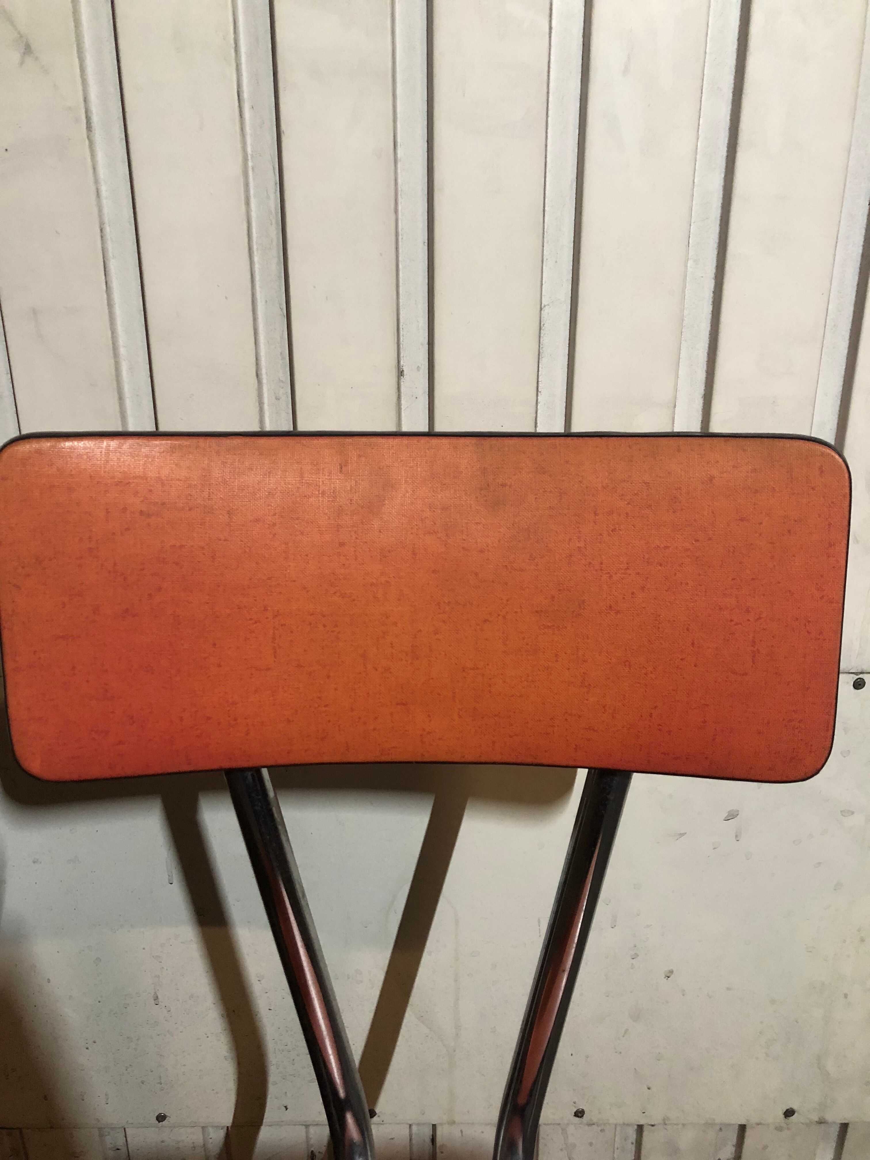 Set of 2 formica coral speckled chairs