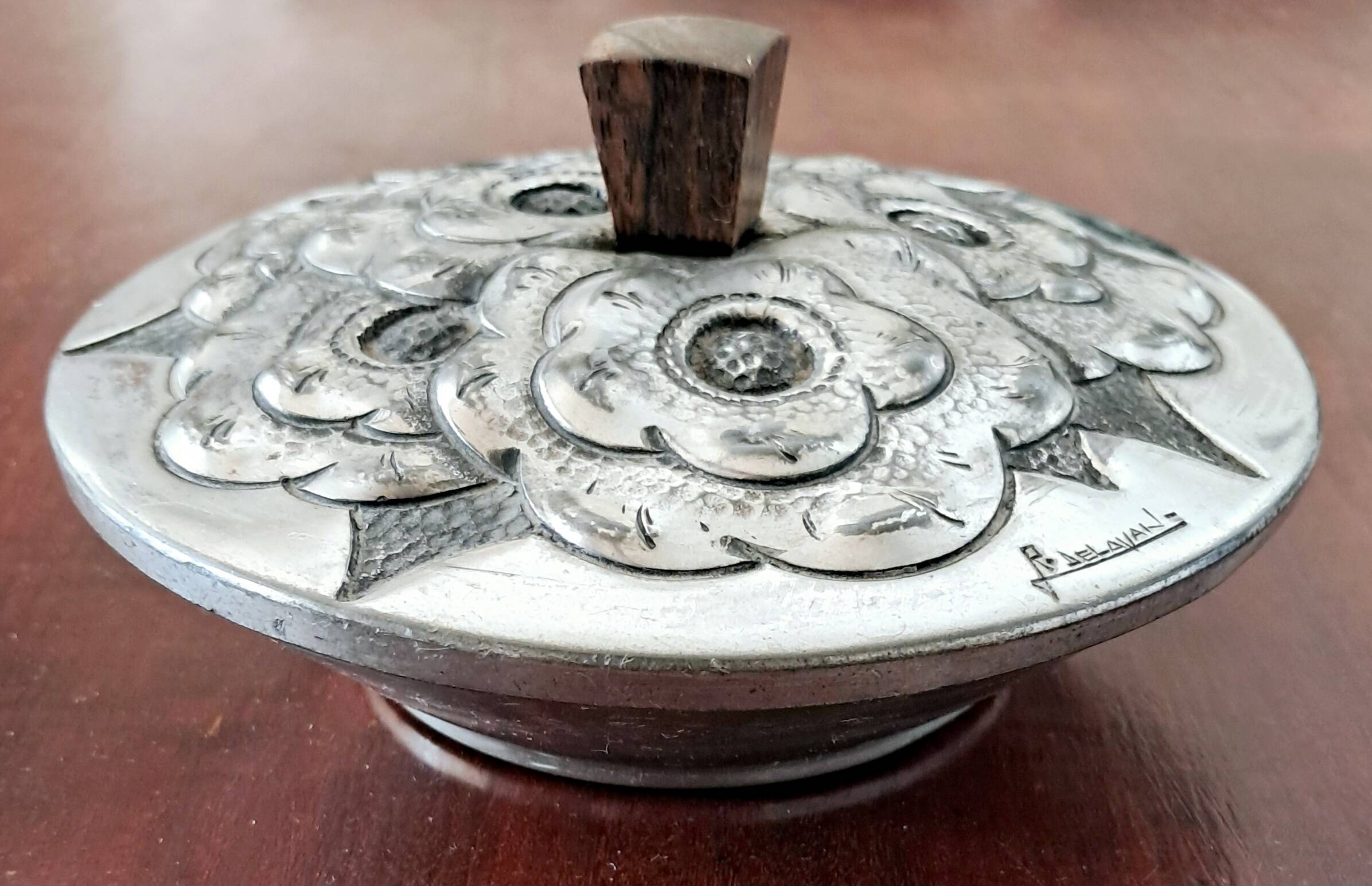 Tin Bonbonnière. Art Deco. Signed René Delavan.