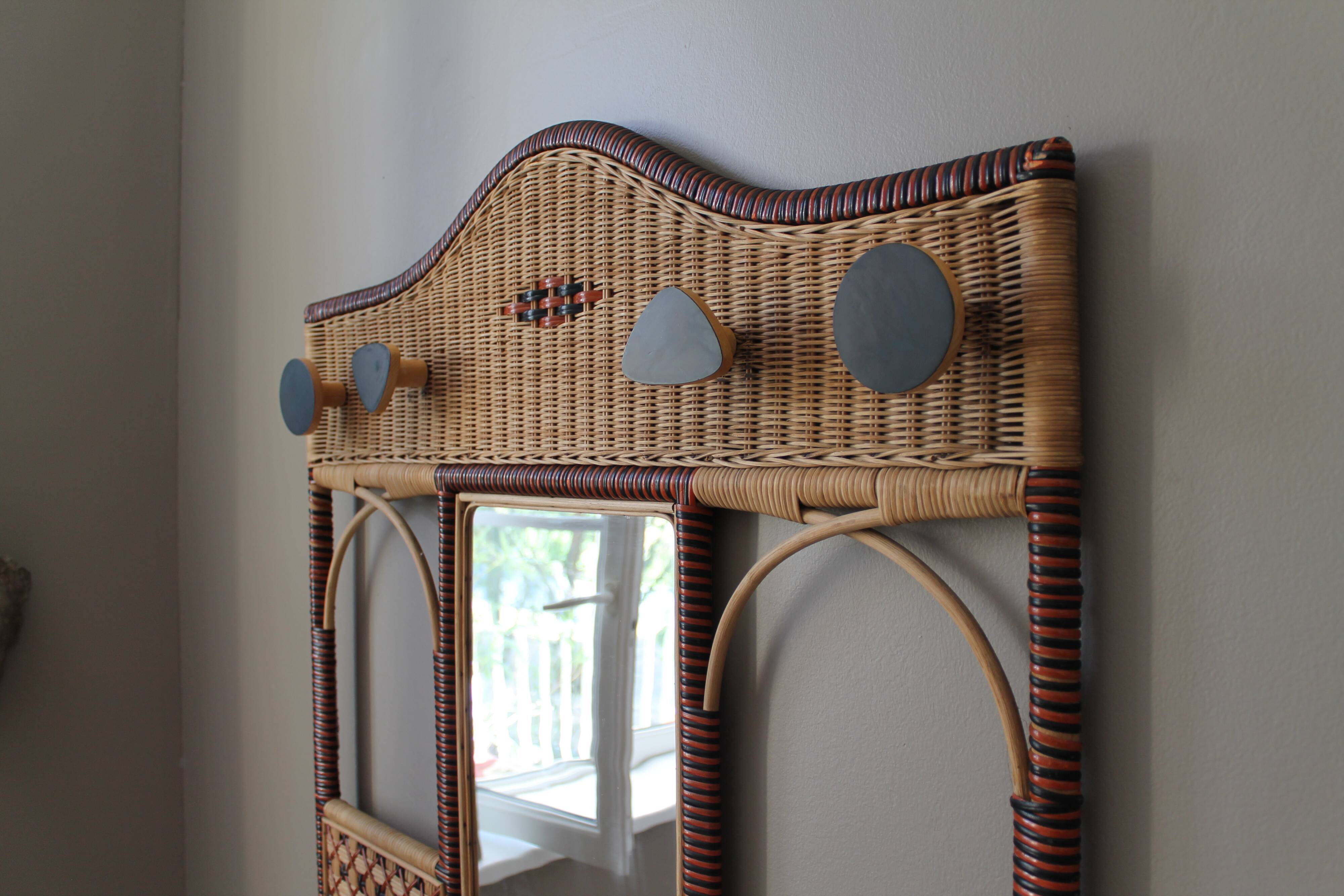 Porte-manteaux of the vintage years