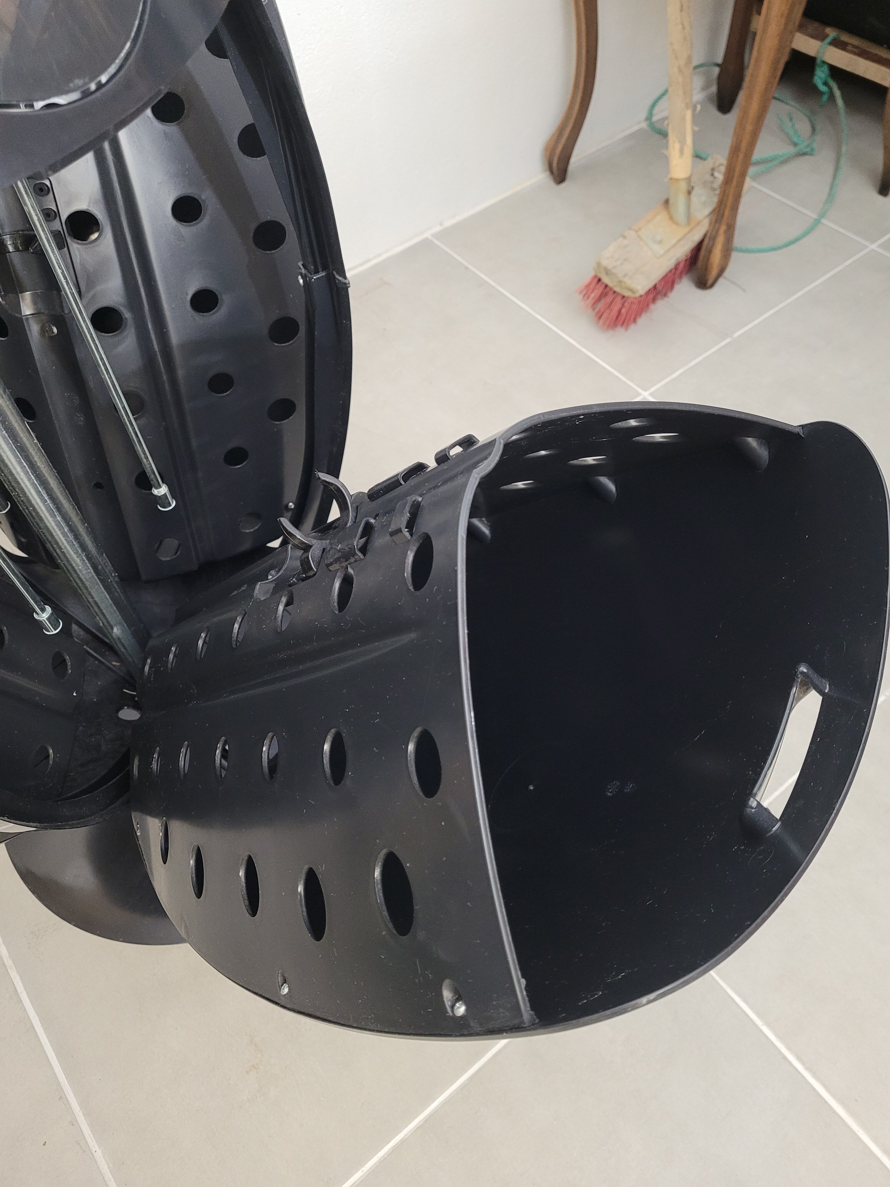 Trash bin "habit design" ovetto gianluca soldi