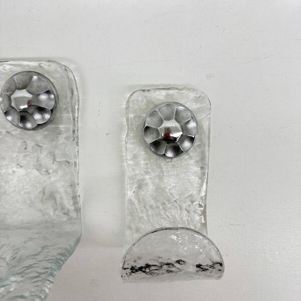 Ensemble de salle de bain Grohe en verre glacé : porte-serviette, porte-savon et plateau.