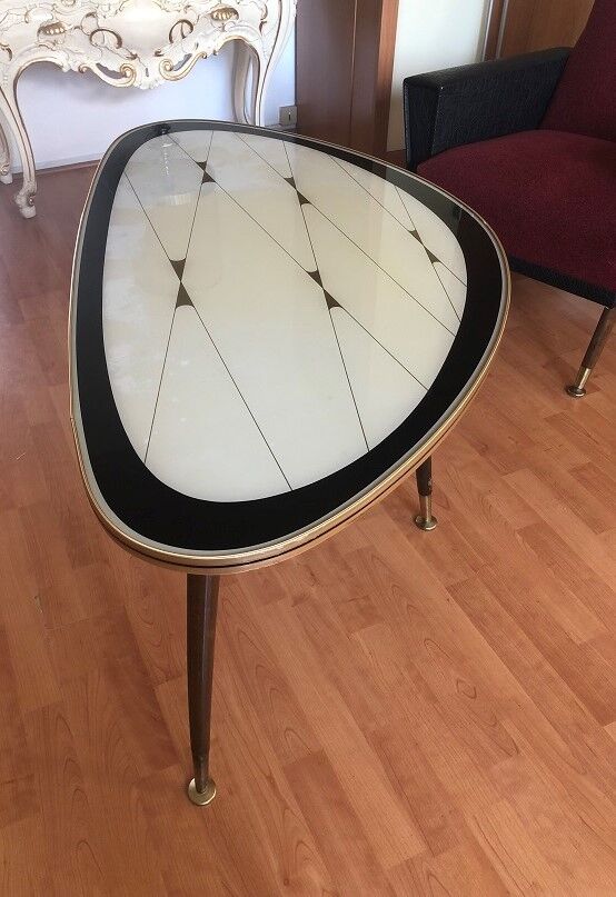 Opal tripod table in graphic glass from the 60s