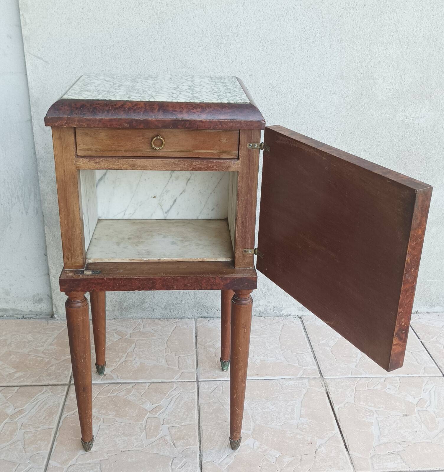 Louis XVI Nightstand in Thuya Burl