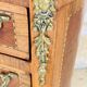 Commode style Louis XV en loupe d'orme et noyer