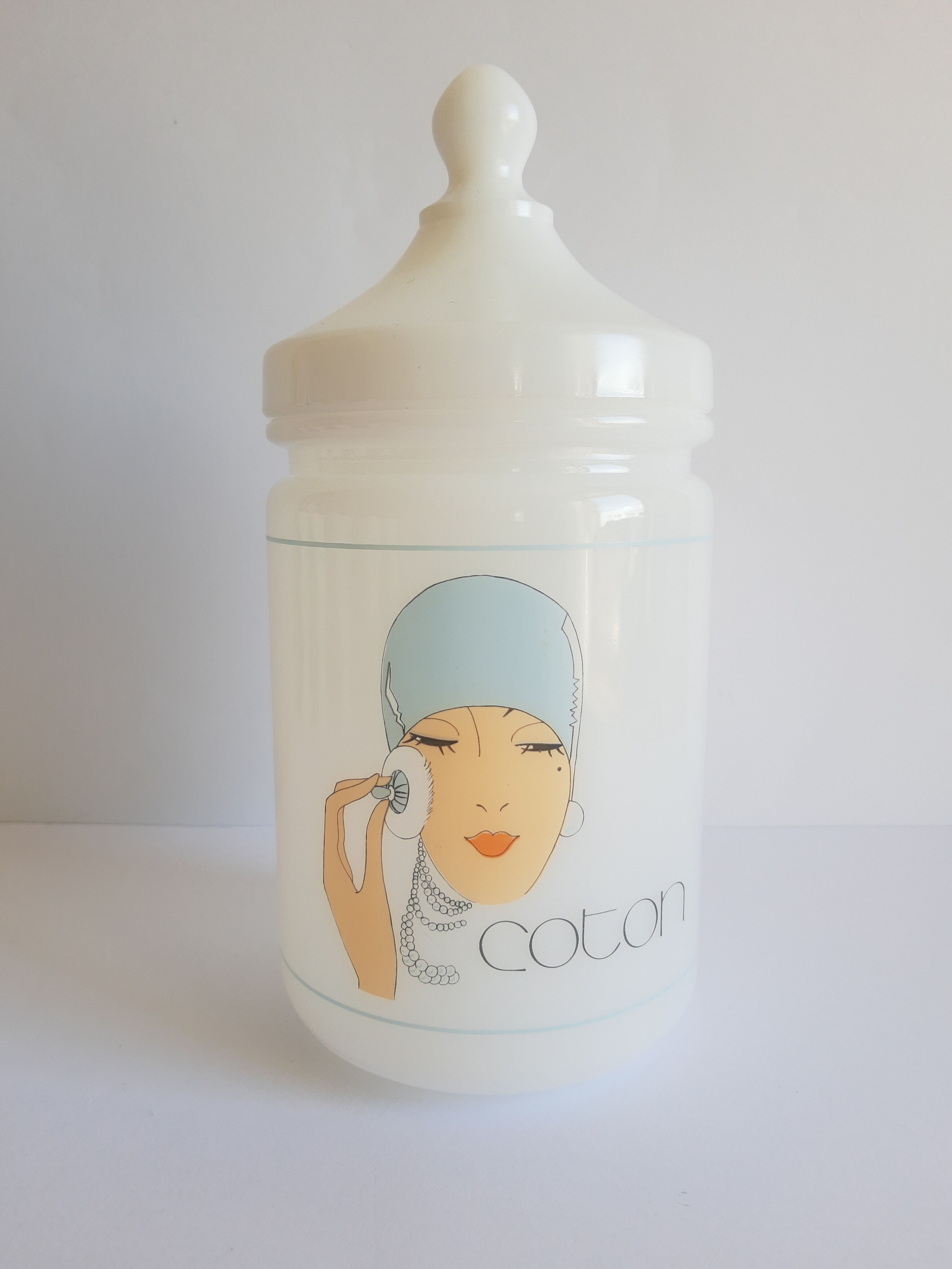 Old cotton bathroom pot in vintage opal year 1970