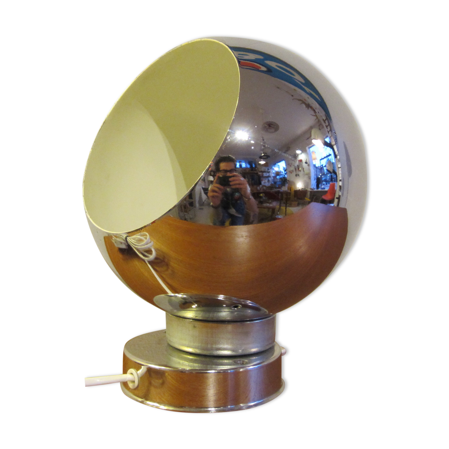 Scandinavian magnetic wall light by Trivselbelysning