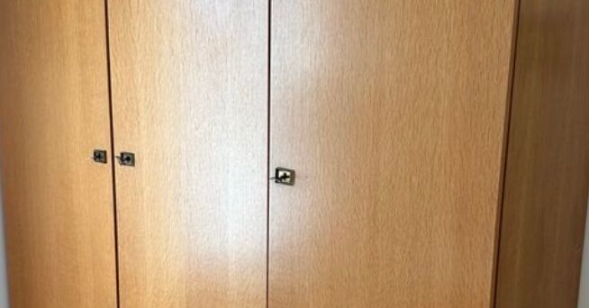 Armoire scandinave vintage