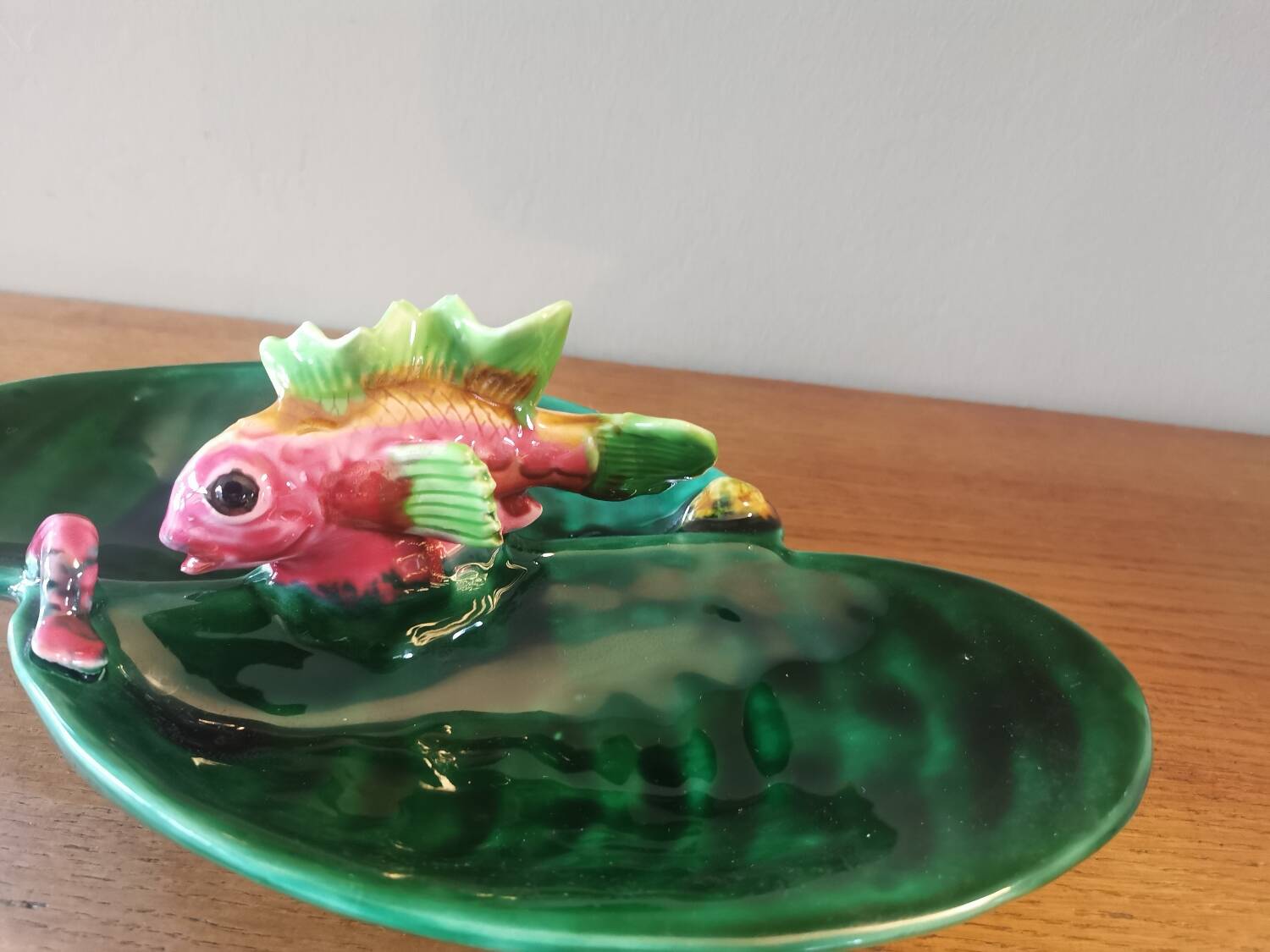 Vallauris fish slip dish with 2 compartments