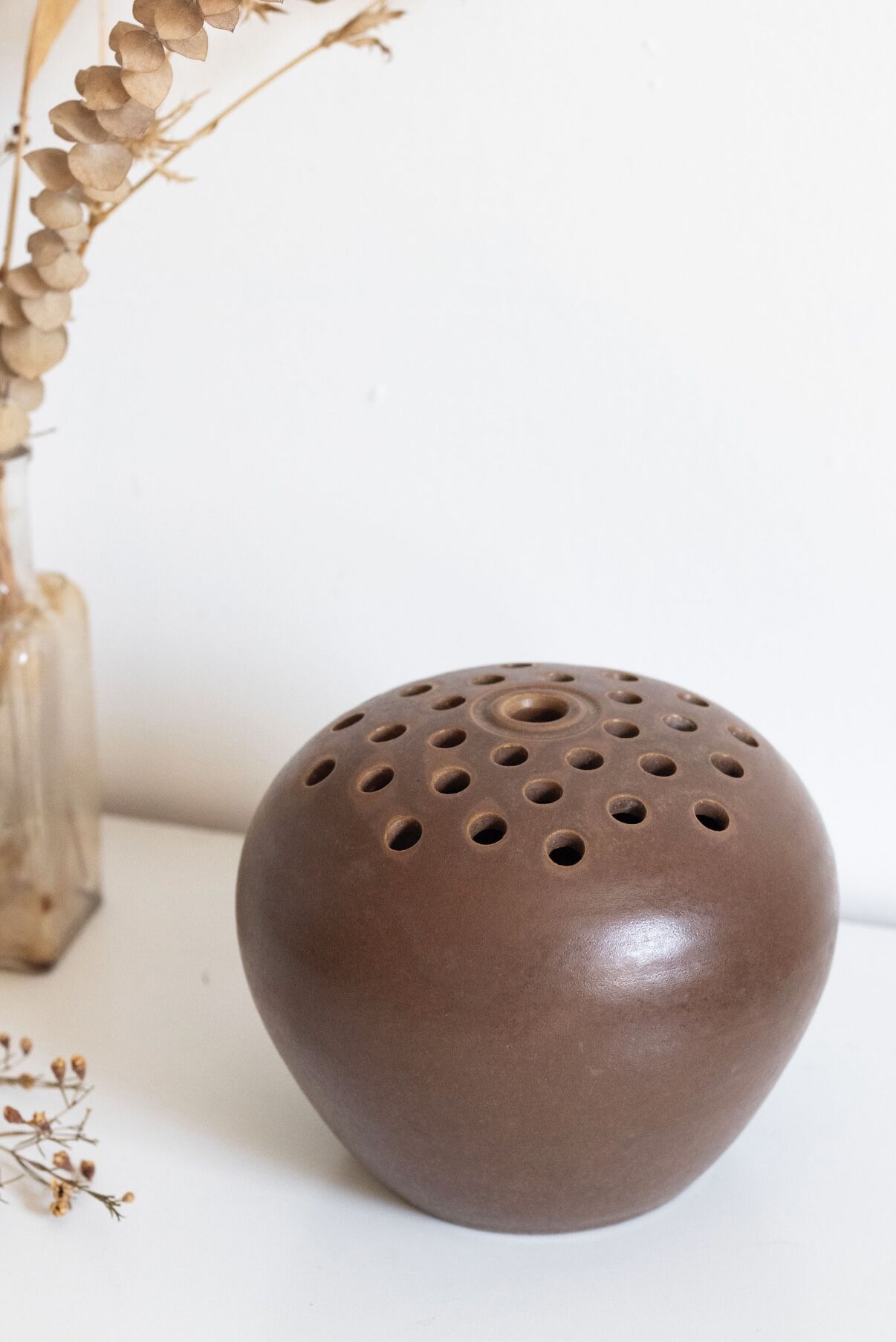 Large sandstone flower spike signed Philippe Aubert