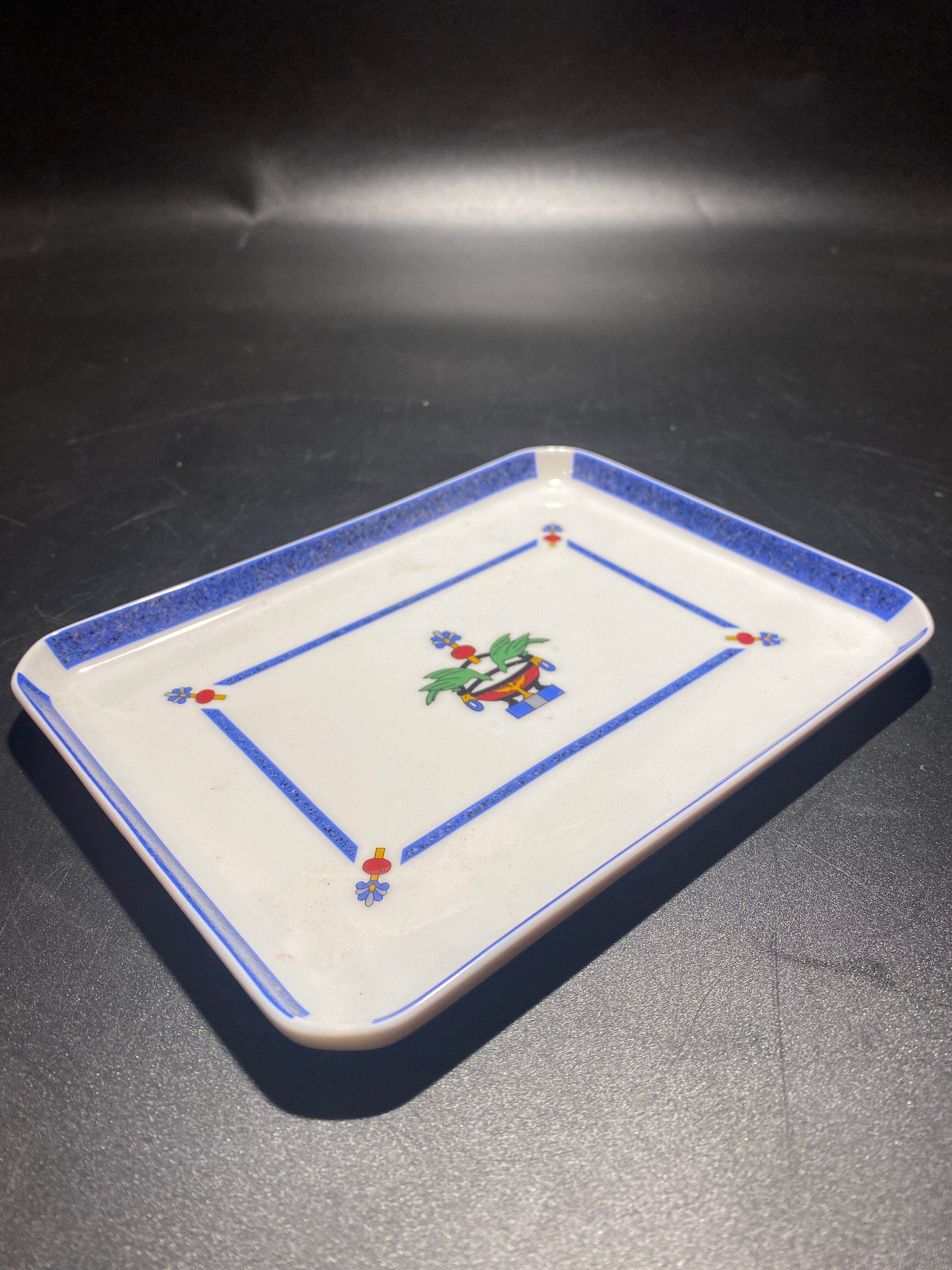 Porcelain centerpiece