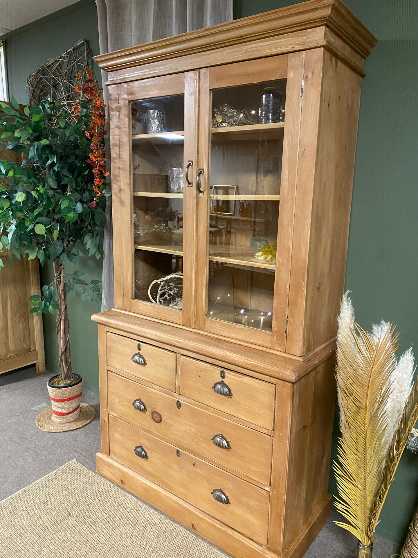 Vaisselier , vitrine 