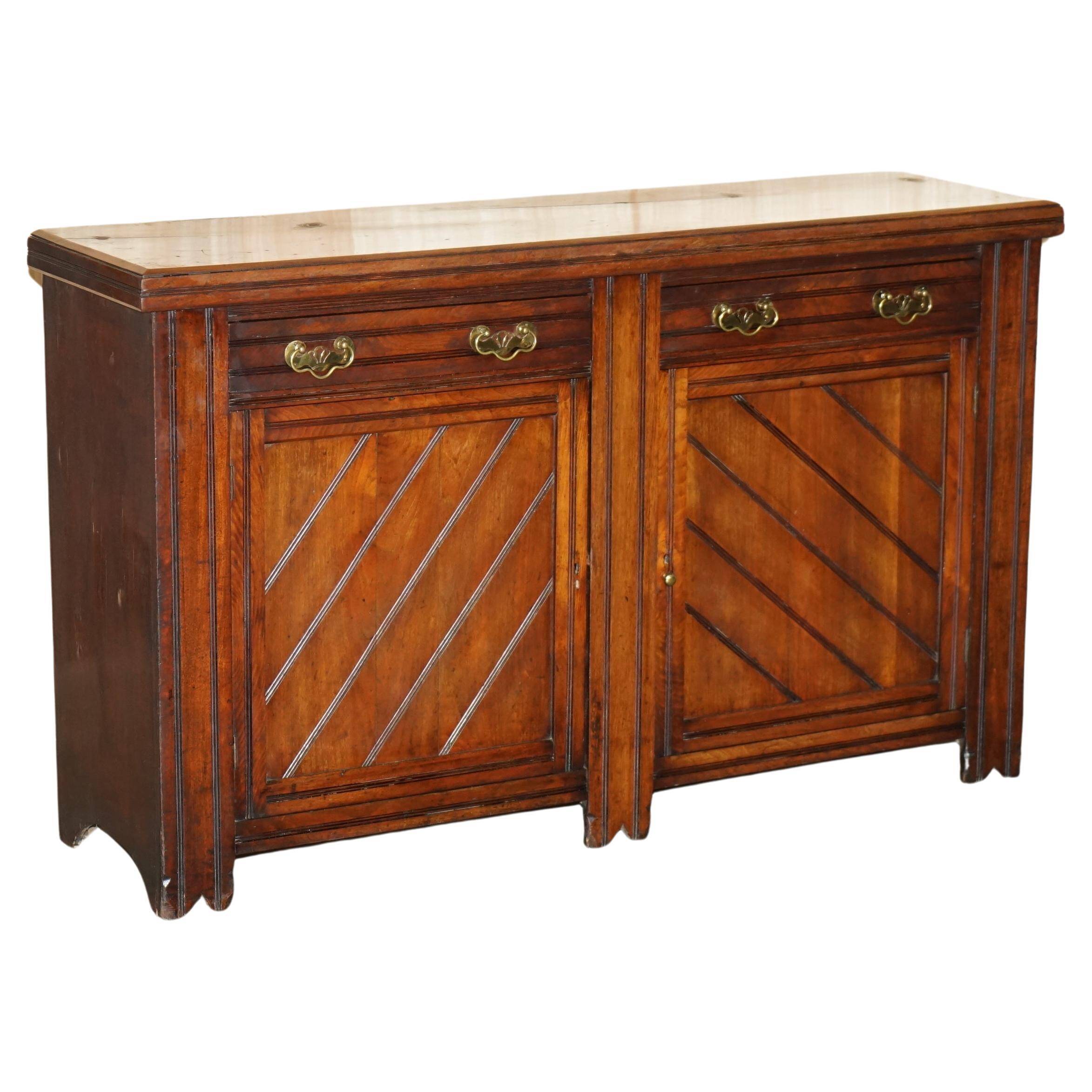 Victorian English oak rustic buffet circa 1880 with drawers.