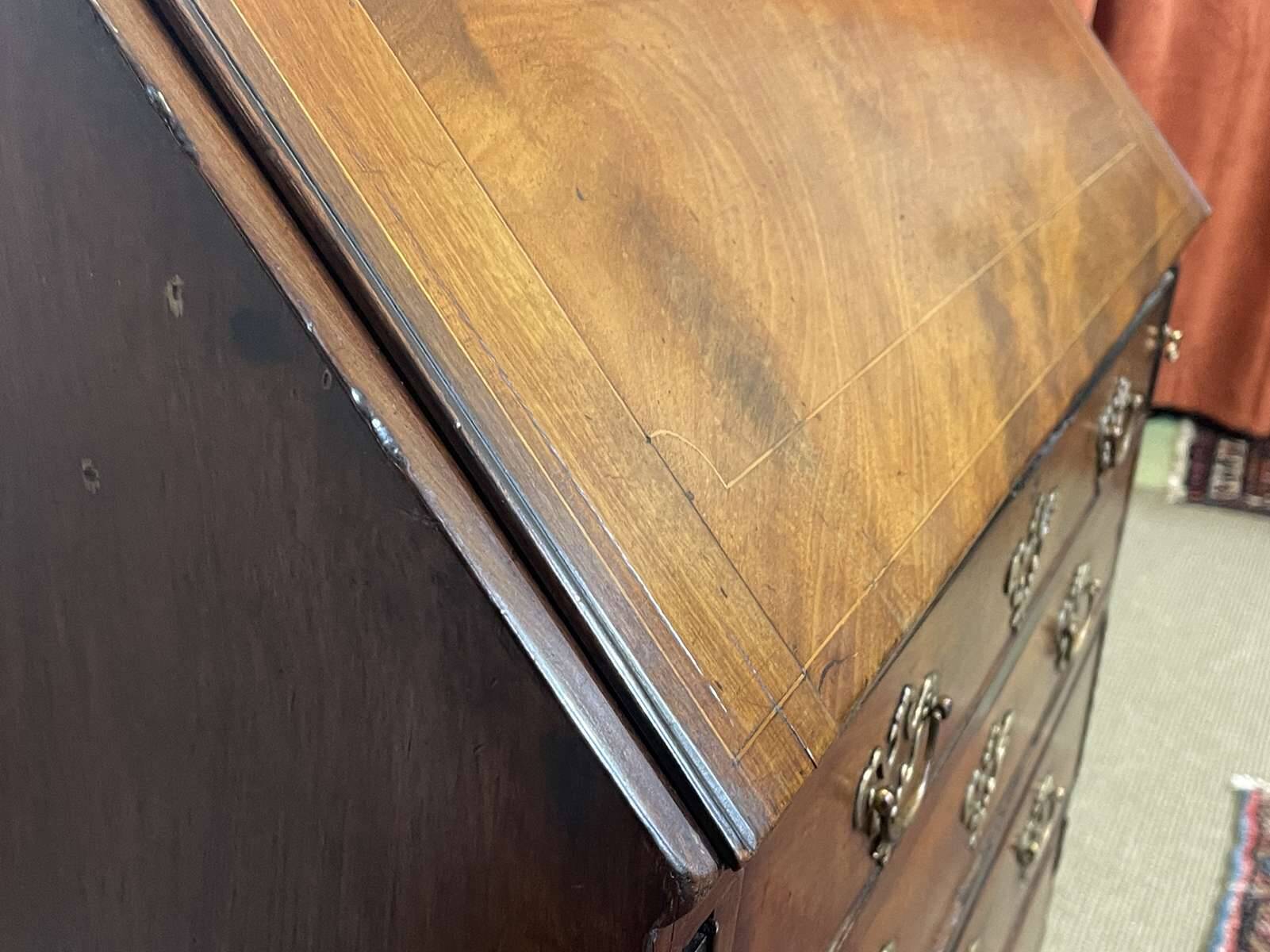 English Georgian donkey desk from the 19th century, mahogany and oak.