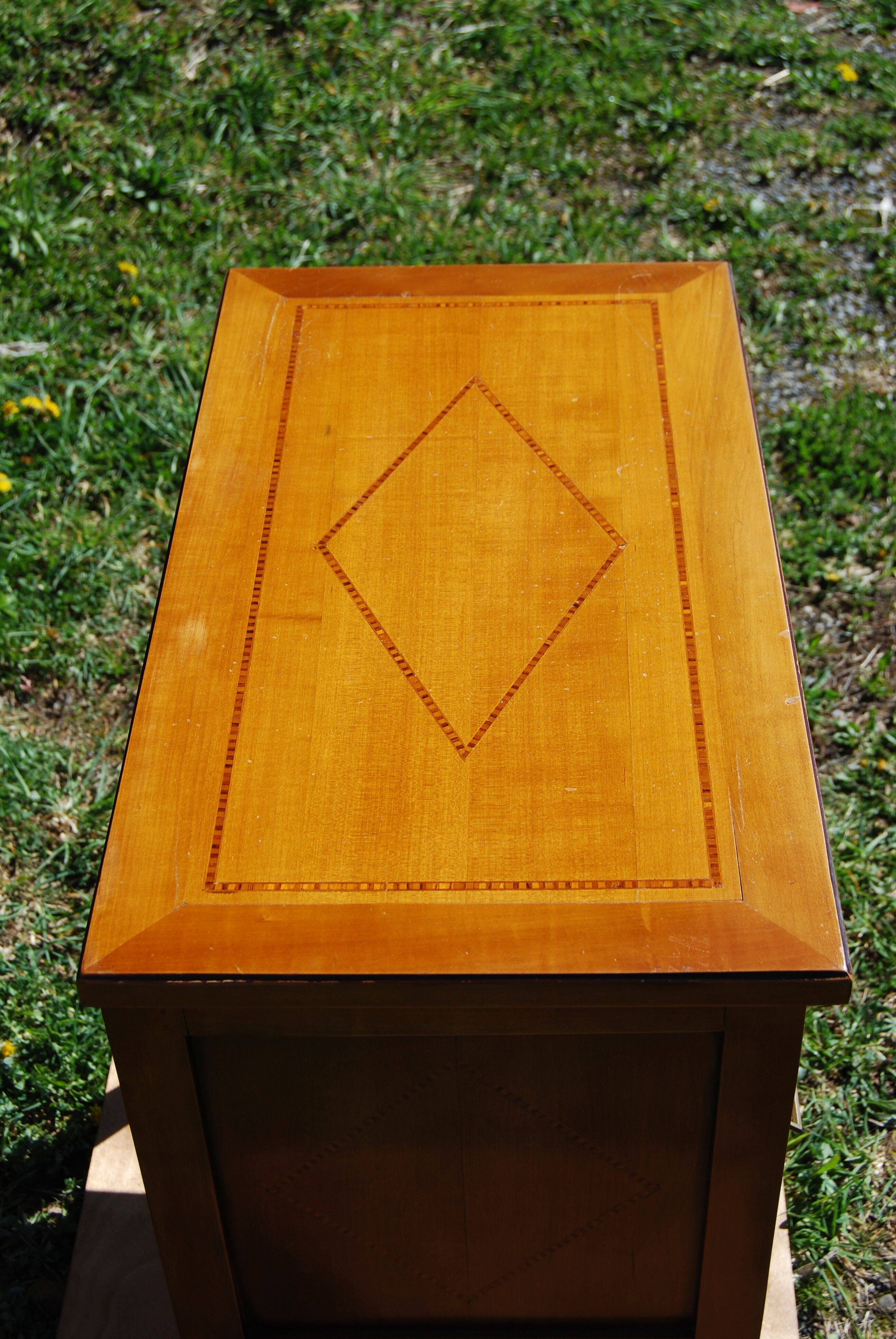 Louis XVI-style dresser with a marquetry fillet decoration