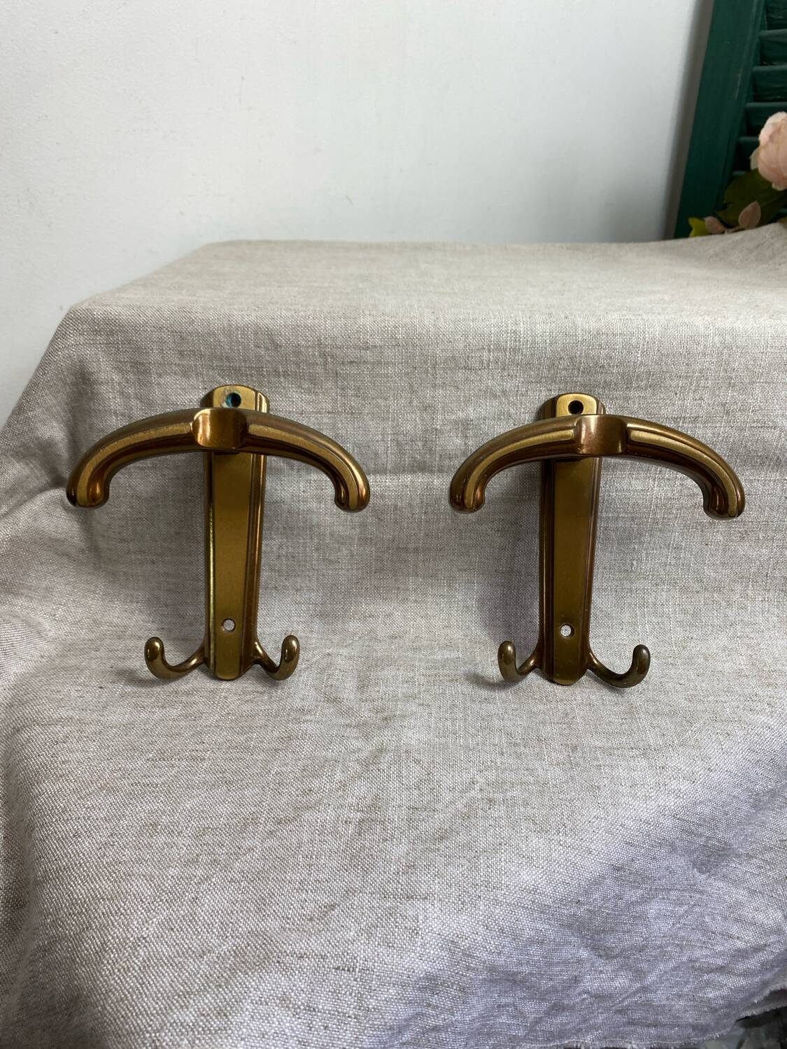 Patères en métal à trois crochets