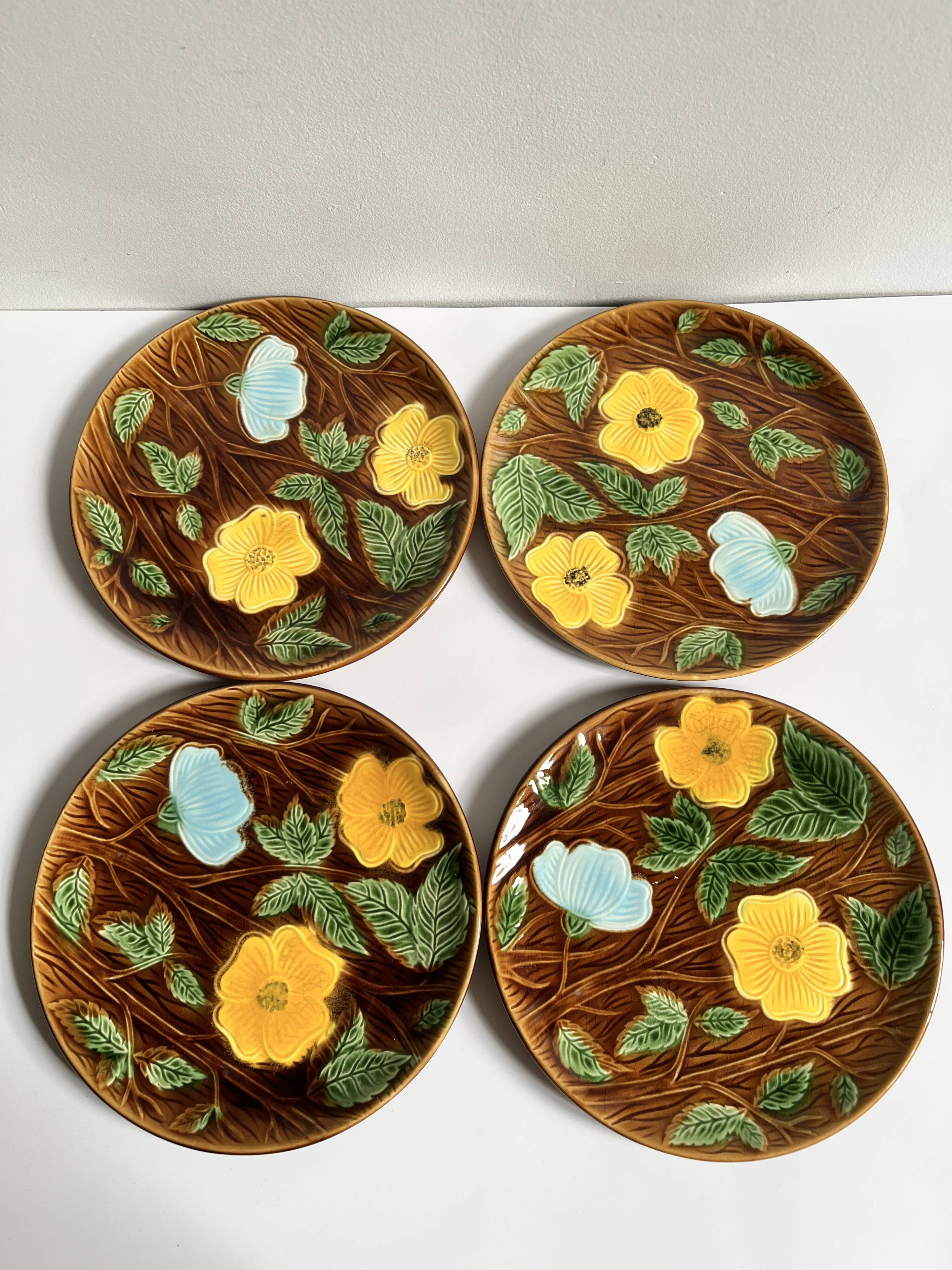 4 vintage Sarreguemines earthenware dessert plates