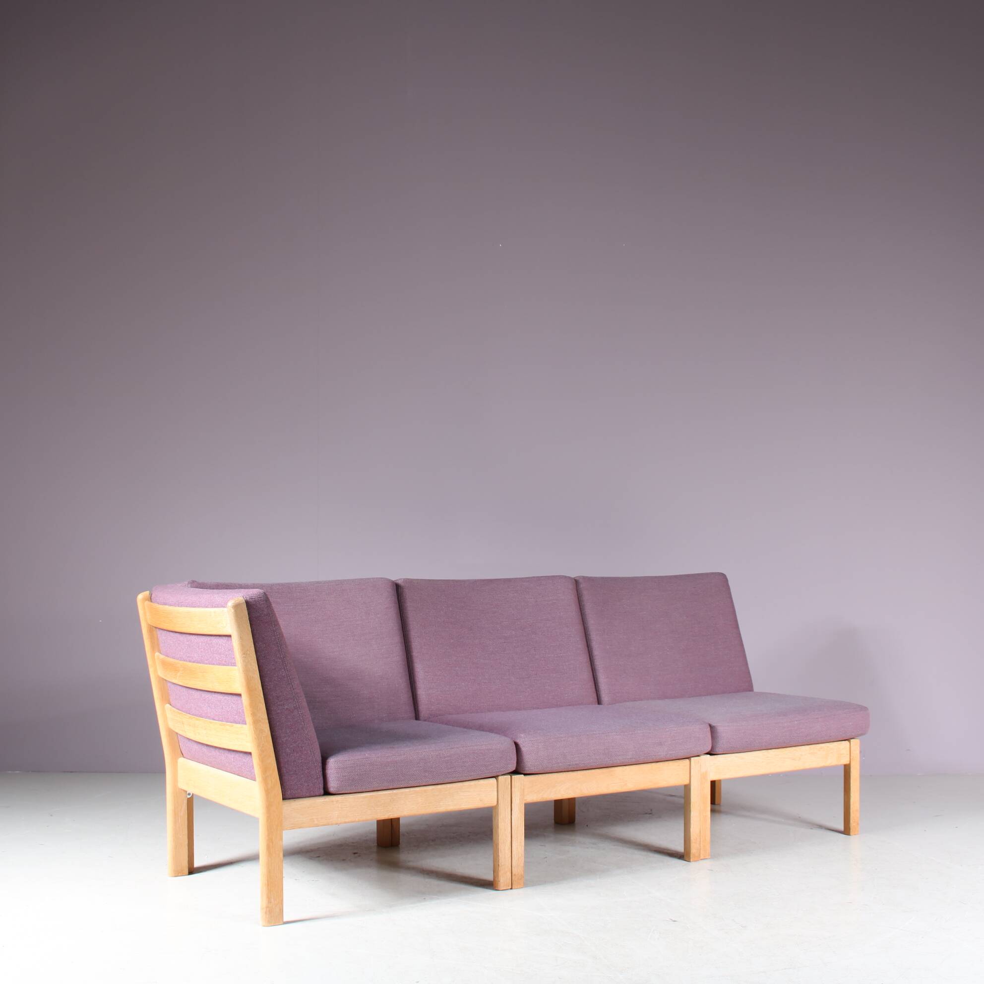 1980s “GE280” Corner sofa by Hans J. Wegner for Getama, Denmark