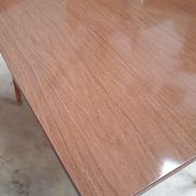 Table extensible scandinave dessus formica pied bois
