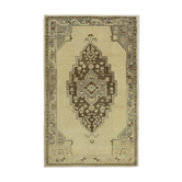 Tapis beige oriental fait à la main des années 1960 102 cm x 163 cm