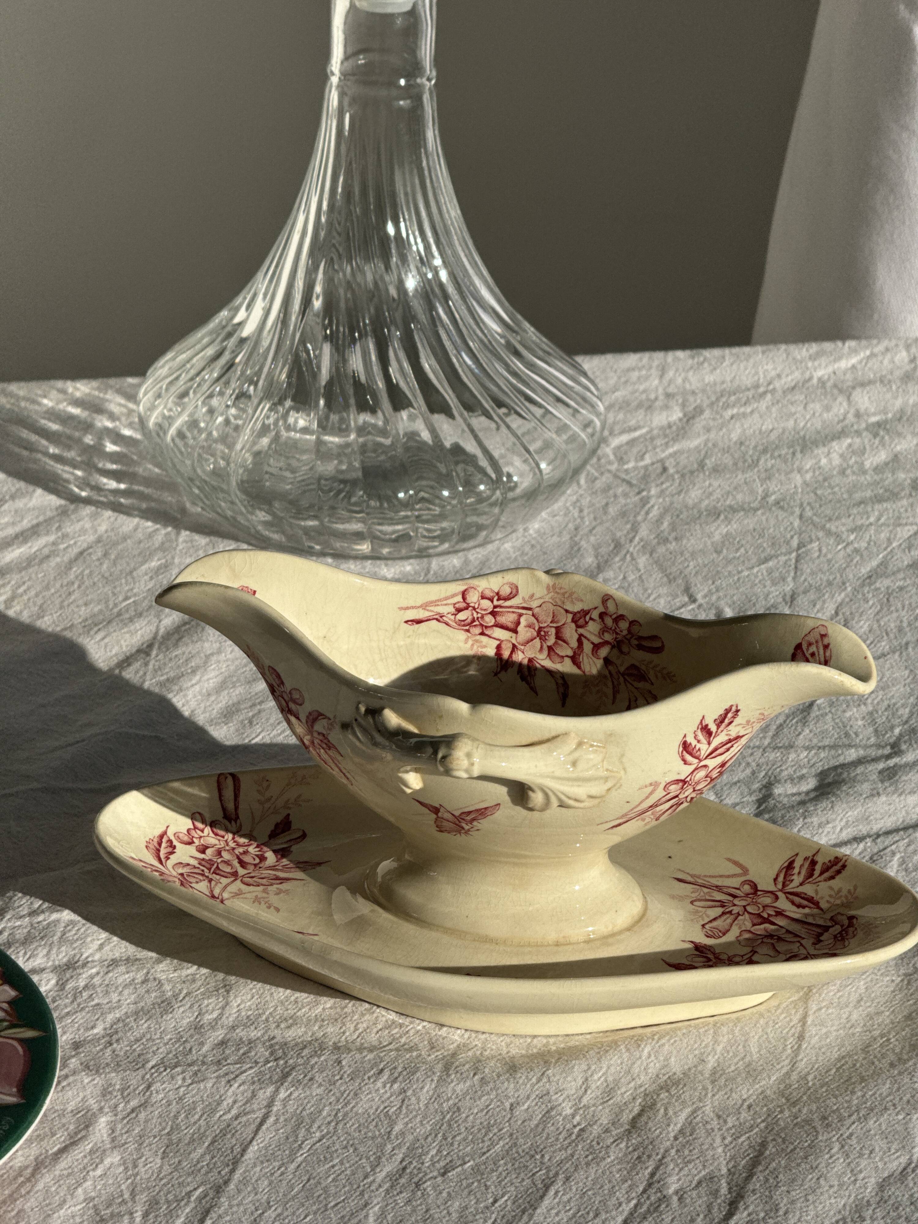 Old pink earthenware saucier Badonviller model Jasmin