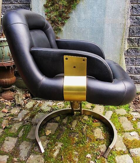 Swivel chair