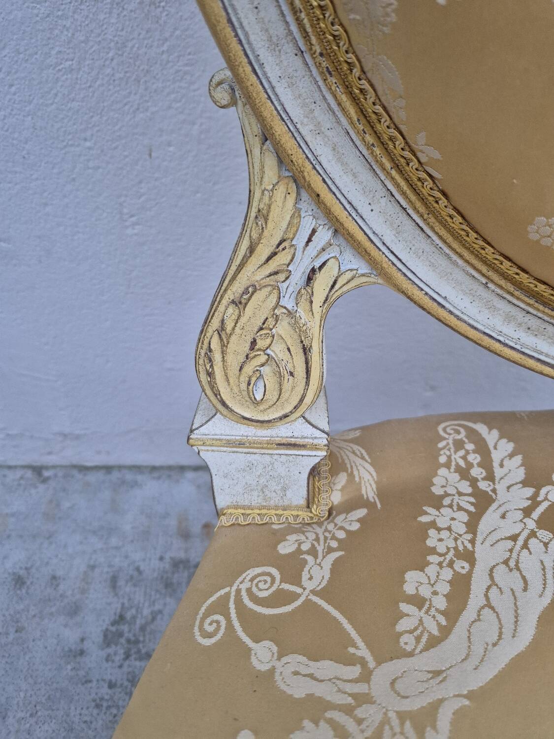 Louis XVI style cabriolet armchair with decorated medallion