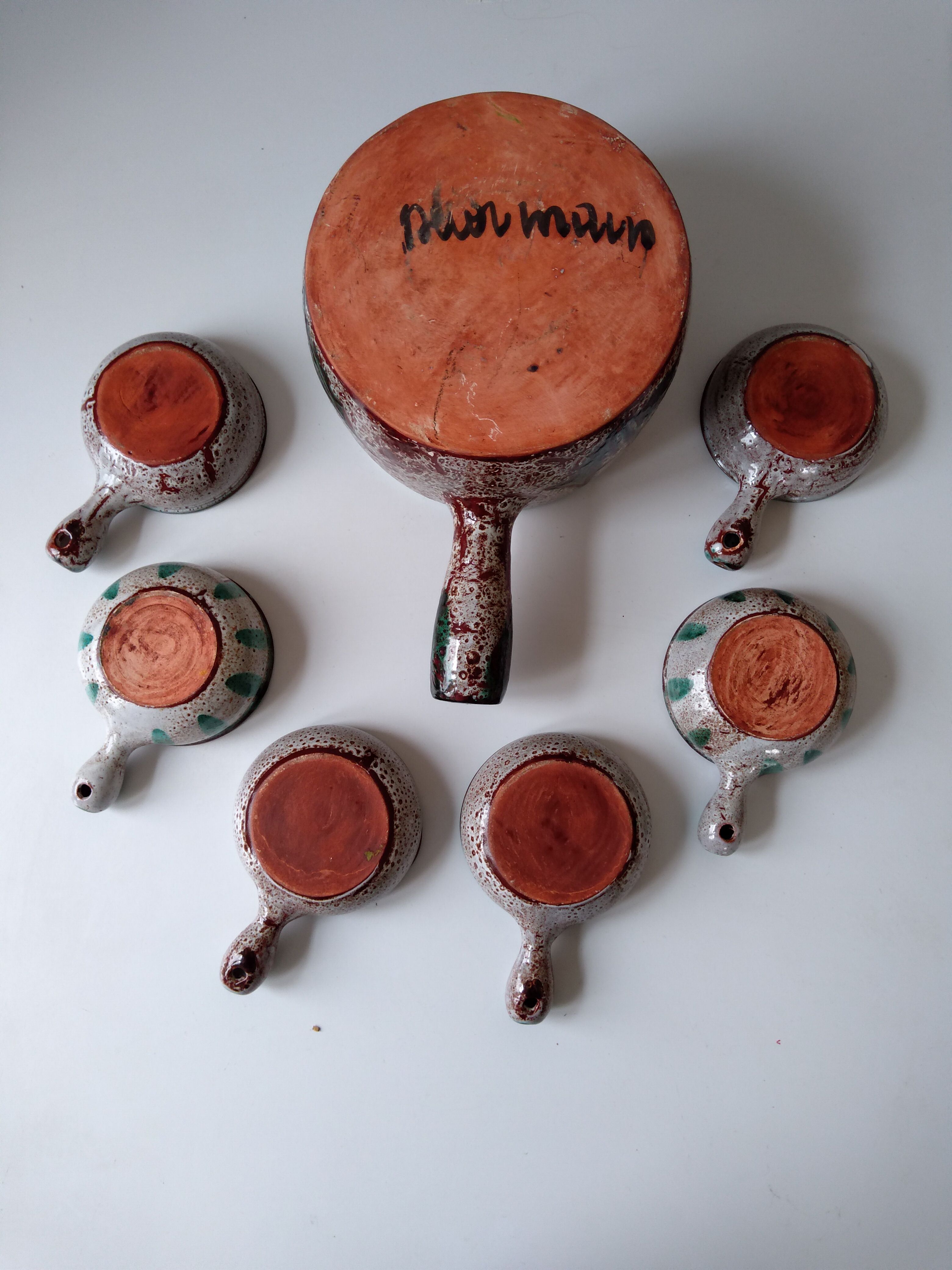 Vallauris fondue serving lot 1 large pot and 6 small pots décor thistle gray, blue, green