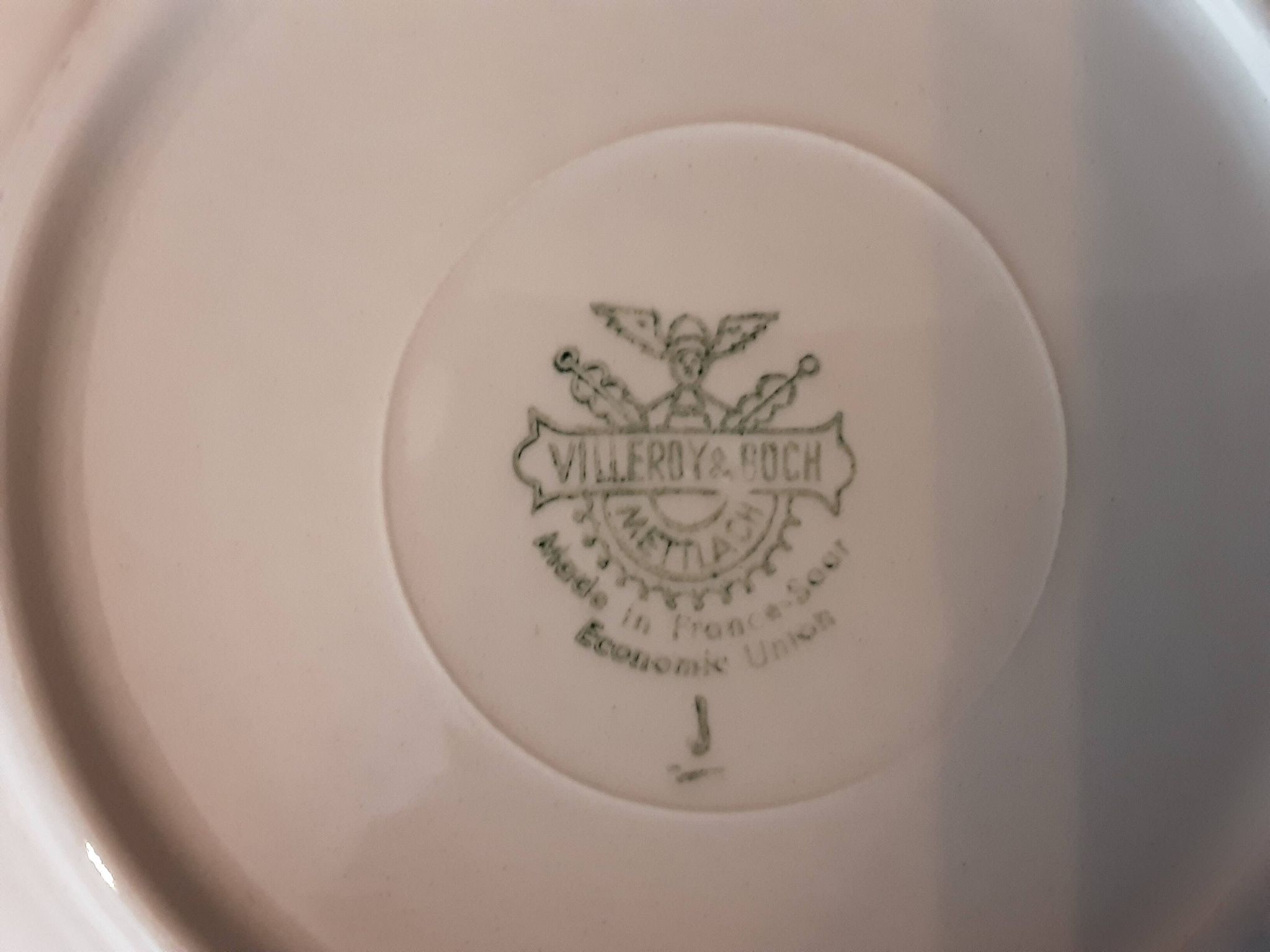 Set of 6 Willeroy and Boch soup plates
