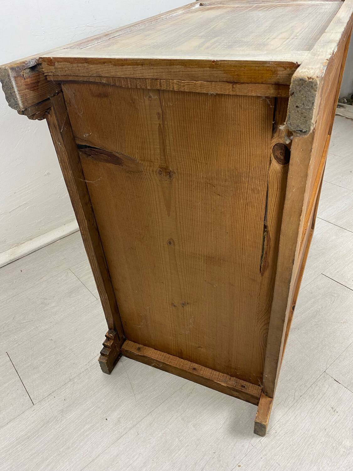 Little Parisian buffet