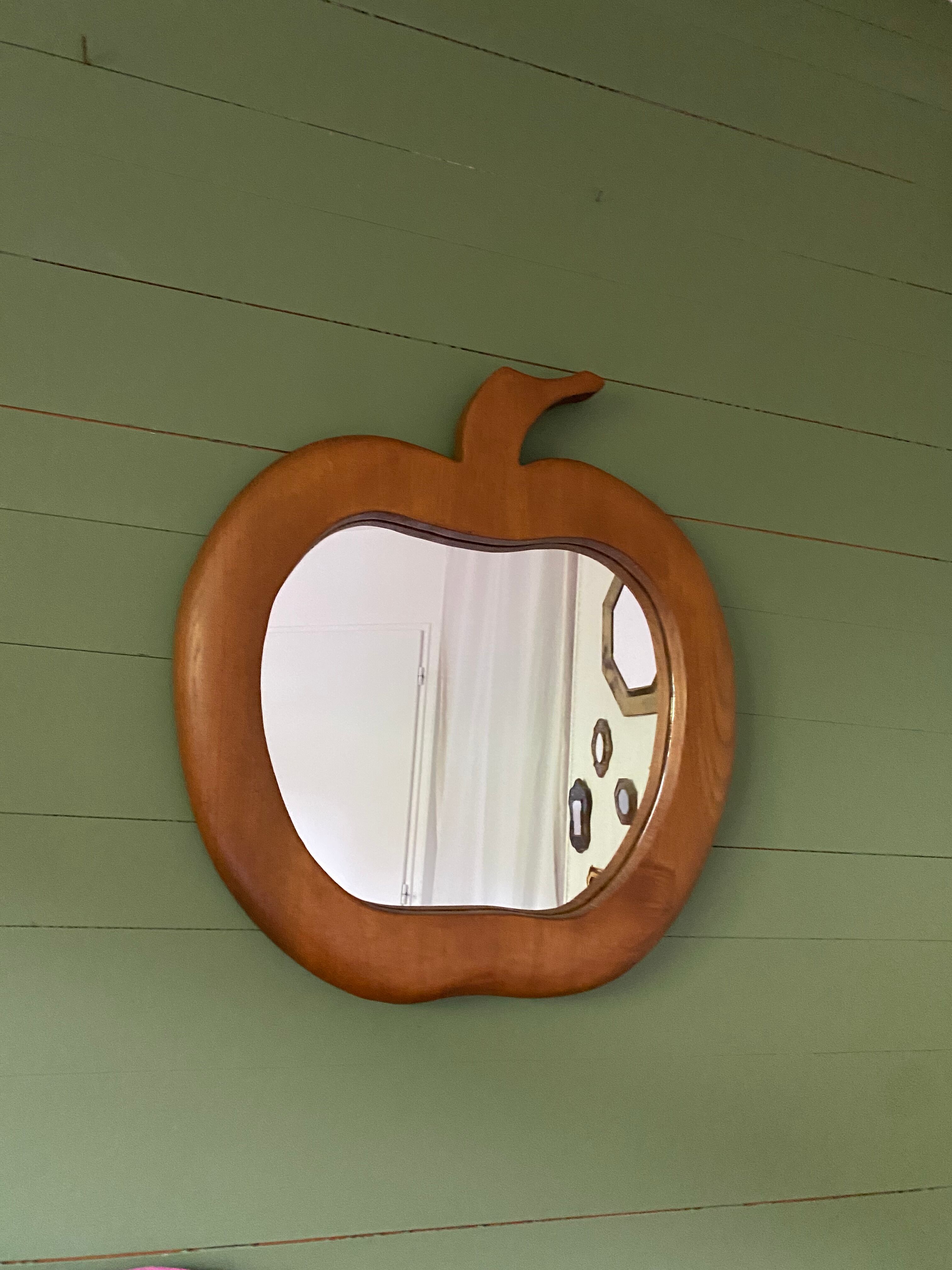 Miroir pomme en bois