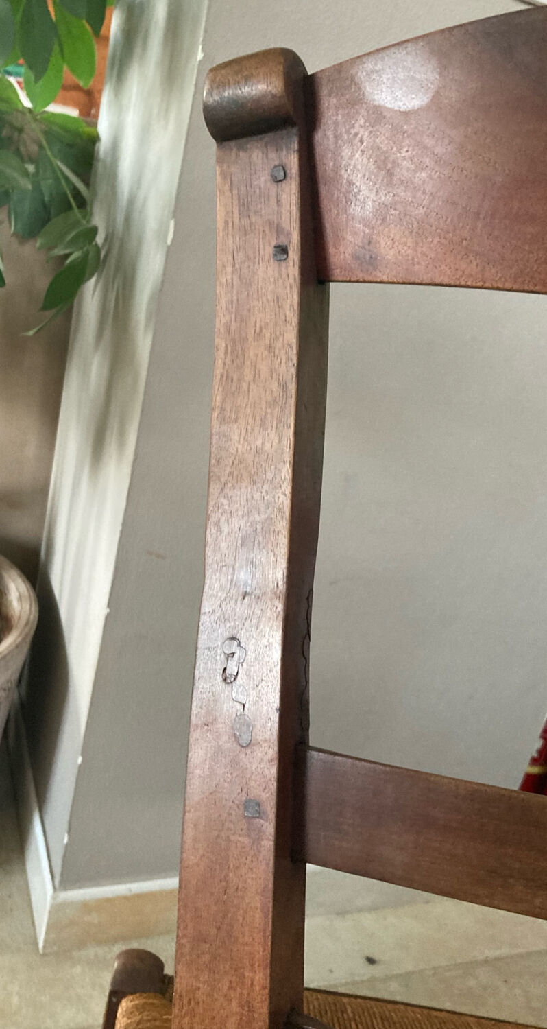 Louis Philippe straw chair from the 19th century in solid walnut, dowelled.