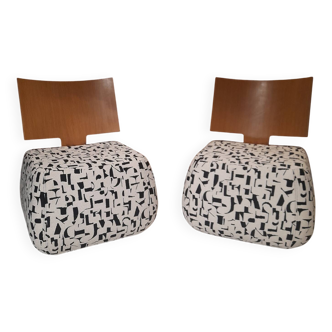 Une paire de chauffeuses Ligne Roset modèle Tazia  par Pascal Mourgue