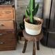 Tabouret tripode brutaliste
