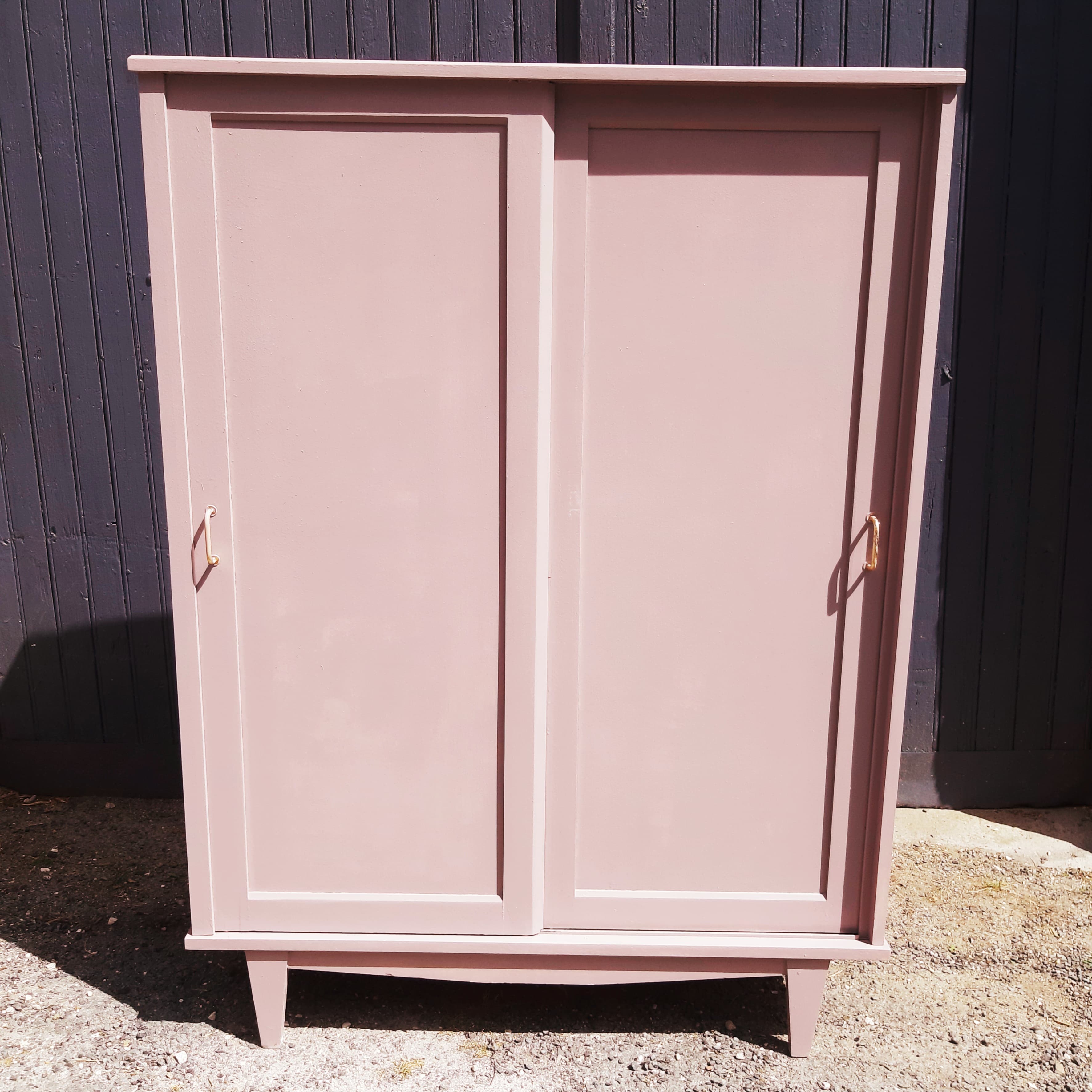 Compass foot cabinet