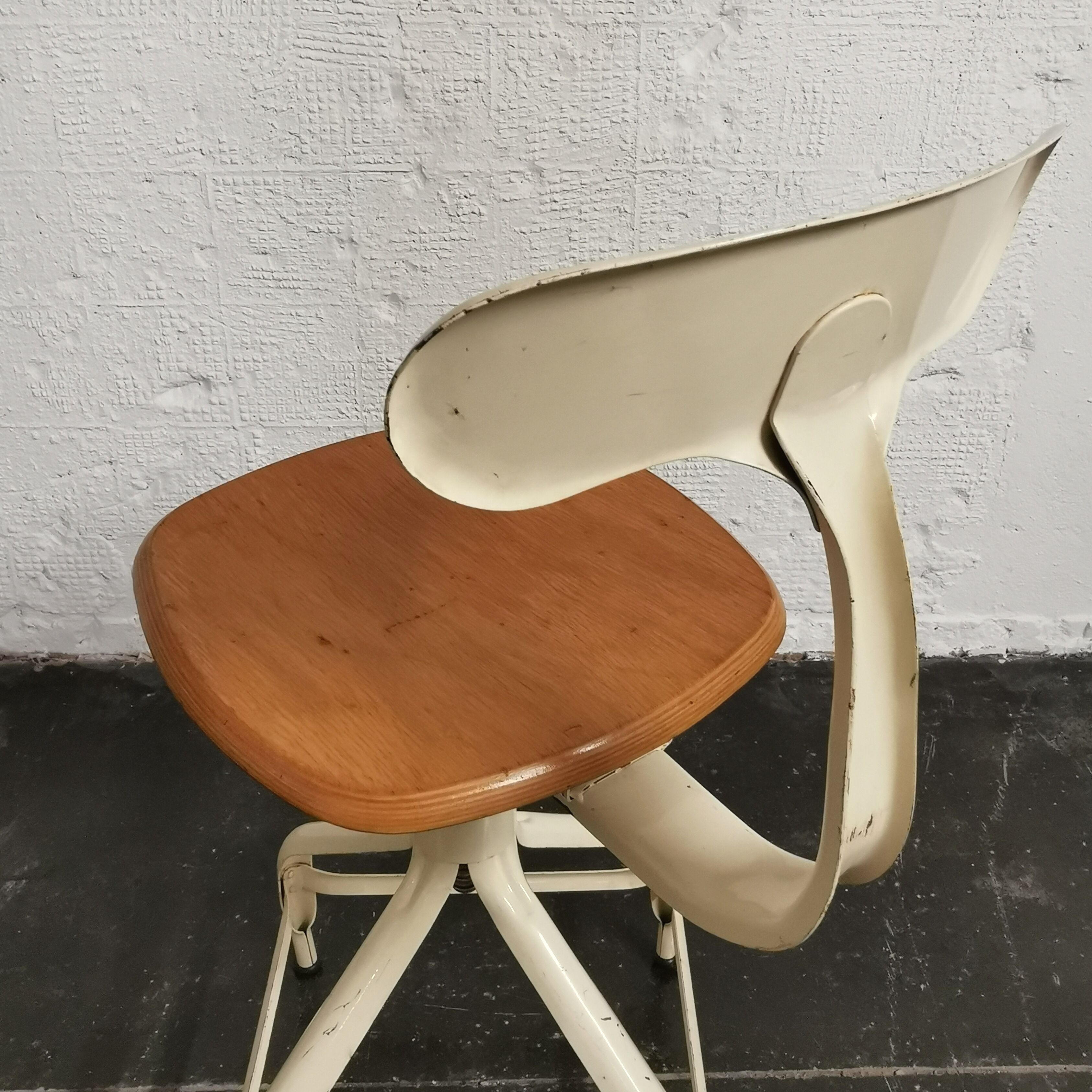 Wooden sitting workshop chair, Nicolle, 1960