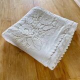 XXL lace tablecloth