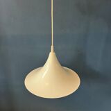 Suspension vintage blanche brillante style chapeau de sorcière de l'ère spatiale