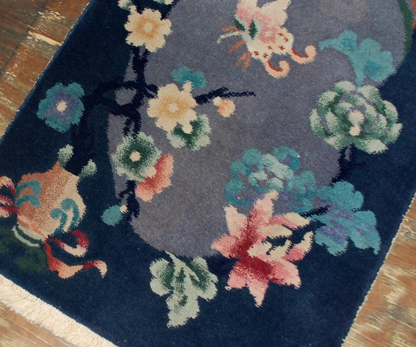 Handmade antique Art Deco Chinese rug 2' x 3.10' (61cm x 120cm) 1920s - 1B530