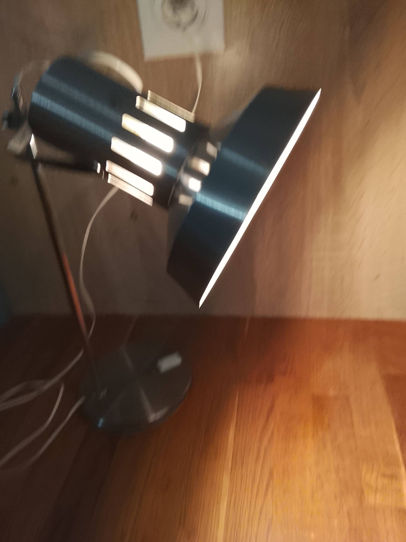 Aluminor desk lamp