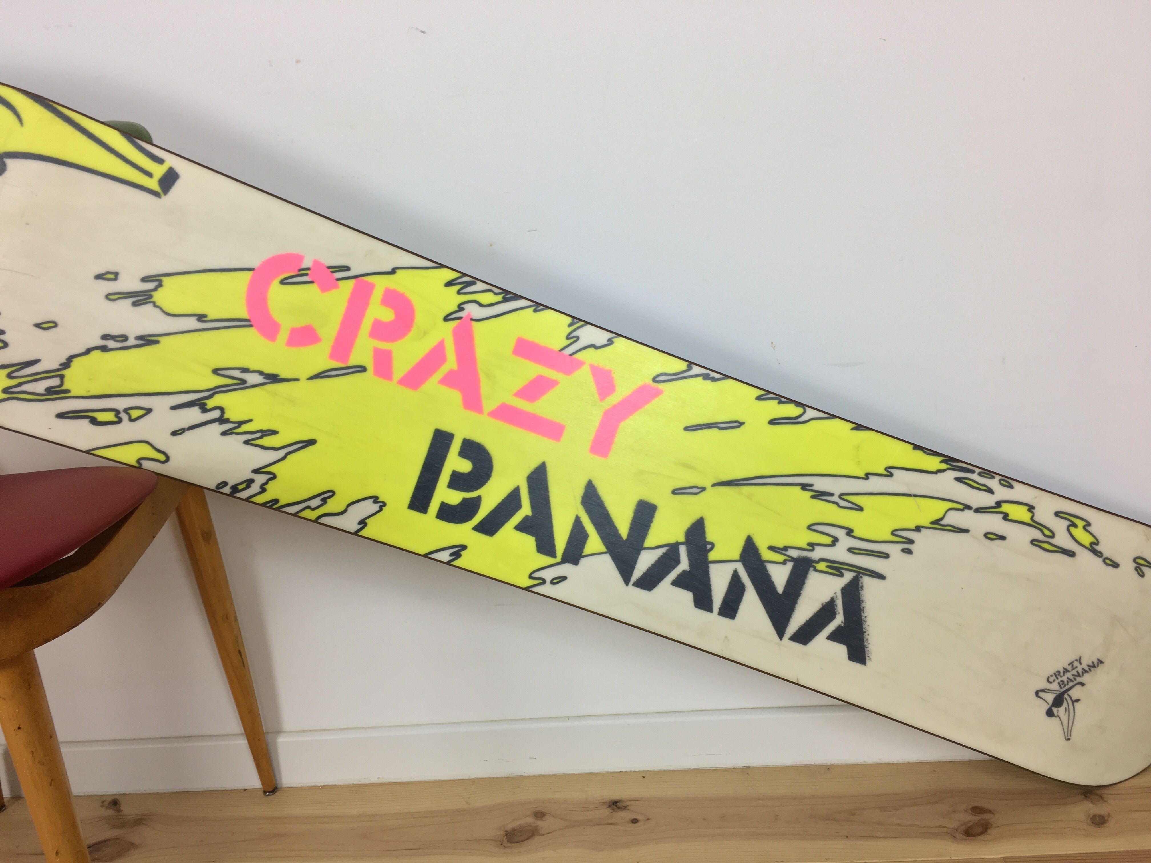 Deco snowboard, 80s snowboarding, vintage neon