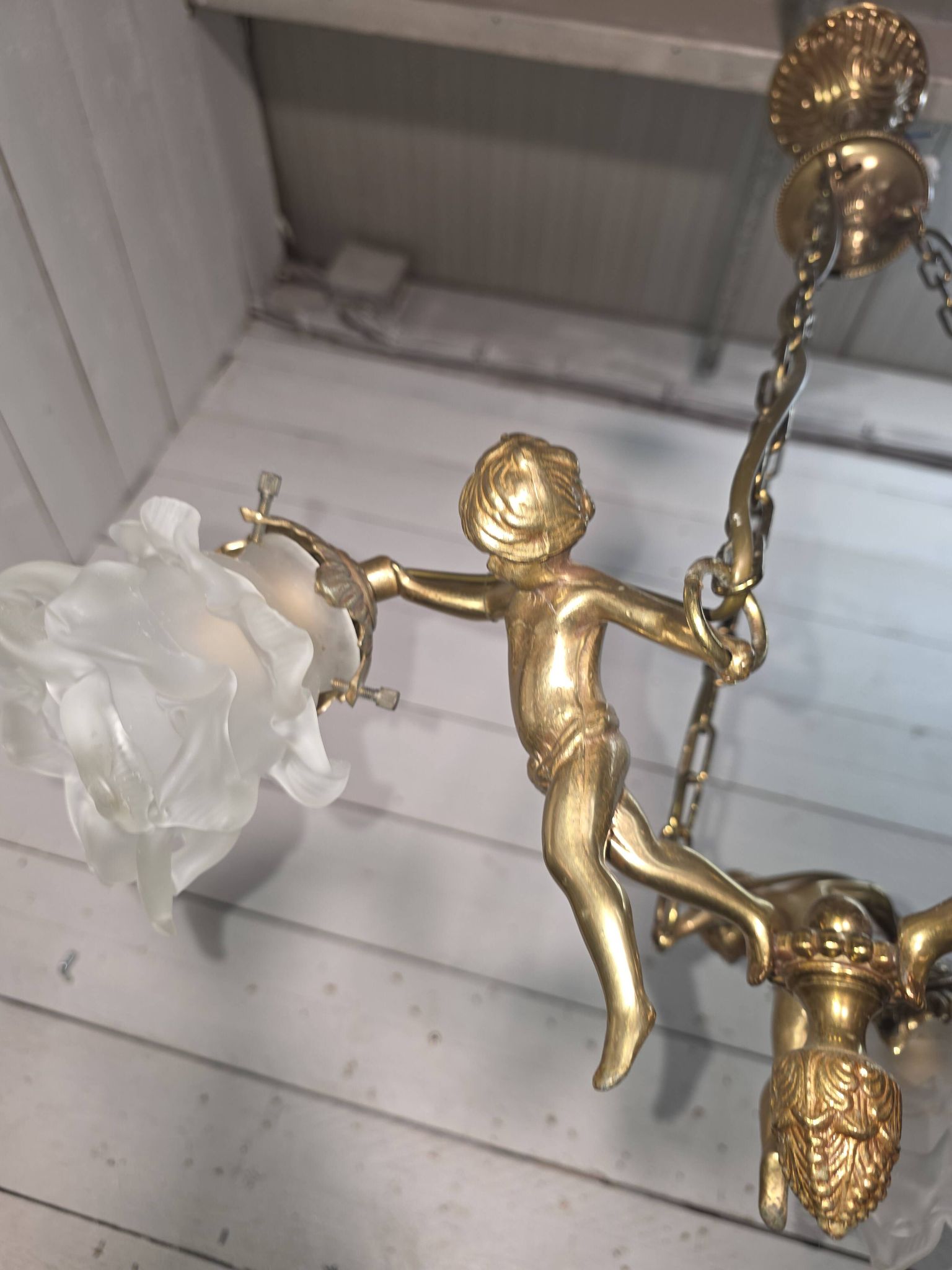 Lustre aux angelots en bronze années 70