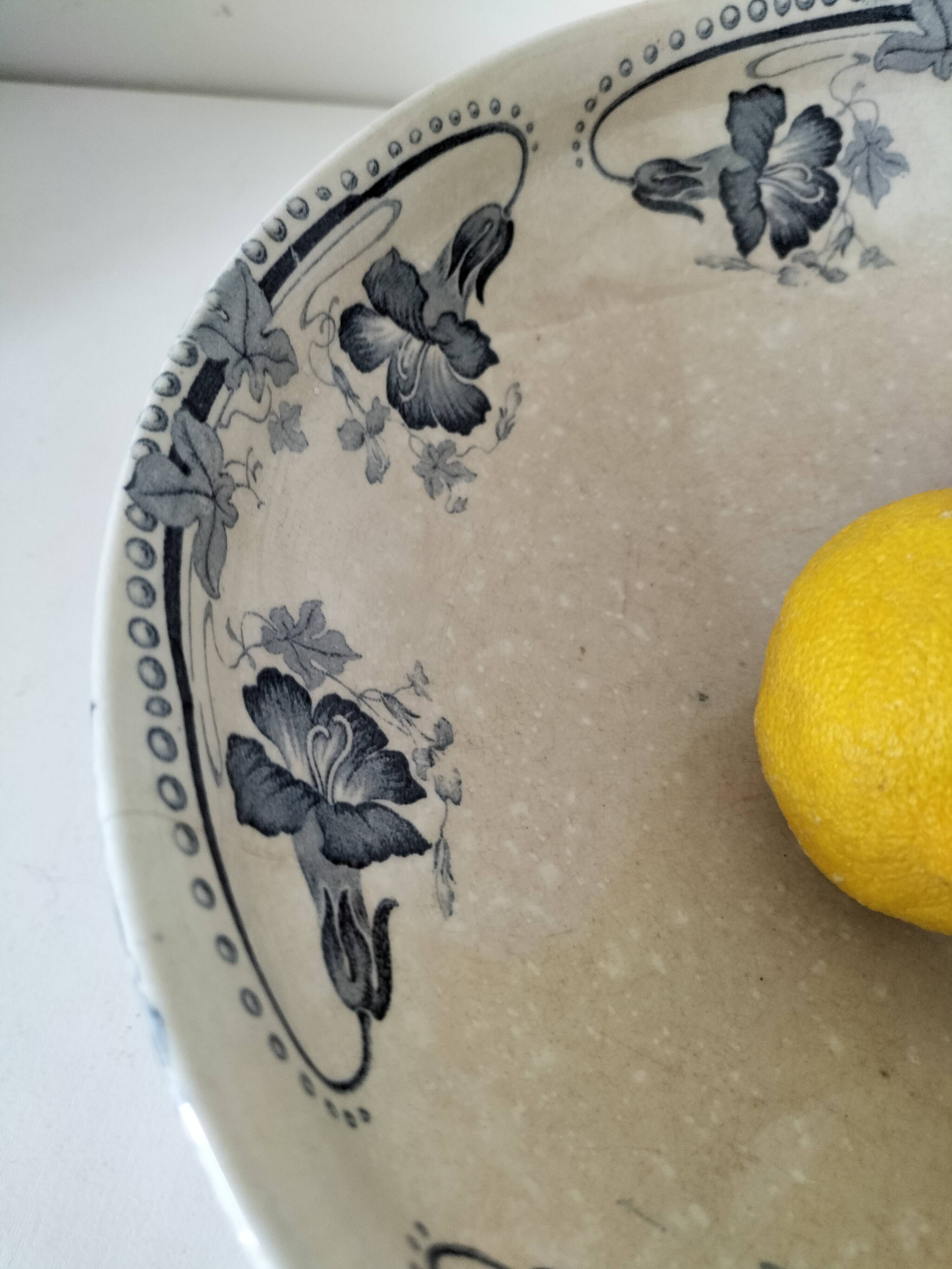 Compote dish with pedestal – SFNO stamp (circa 1890-1910)