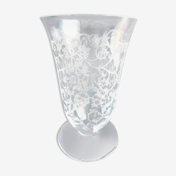 Vase Art-Déco en cristal Baccarat, modèle Michelangélo, gravé d'arabesques et signé