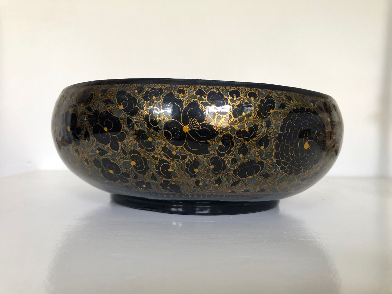 Antique black lacquered wooden coupe with gold decoration - late 19th century