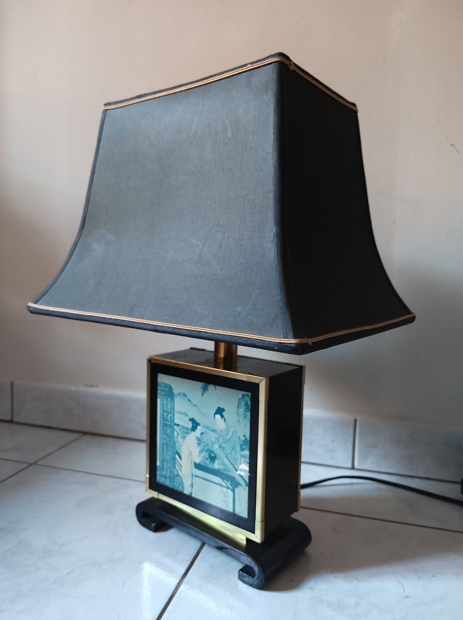 Mood lamp " Tu chin Du jin " by house the vintage Dolphin 1970